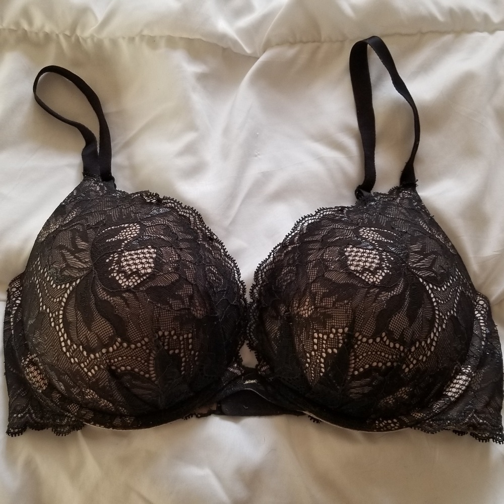 Victoria's Secret 34DD Fabulous Pushup Bra